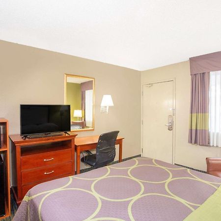 Super 8 By Wyndham Panama City Exterior photo