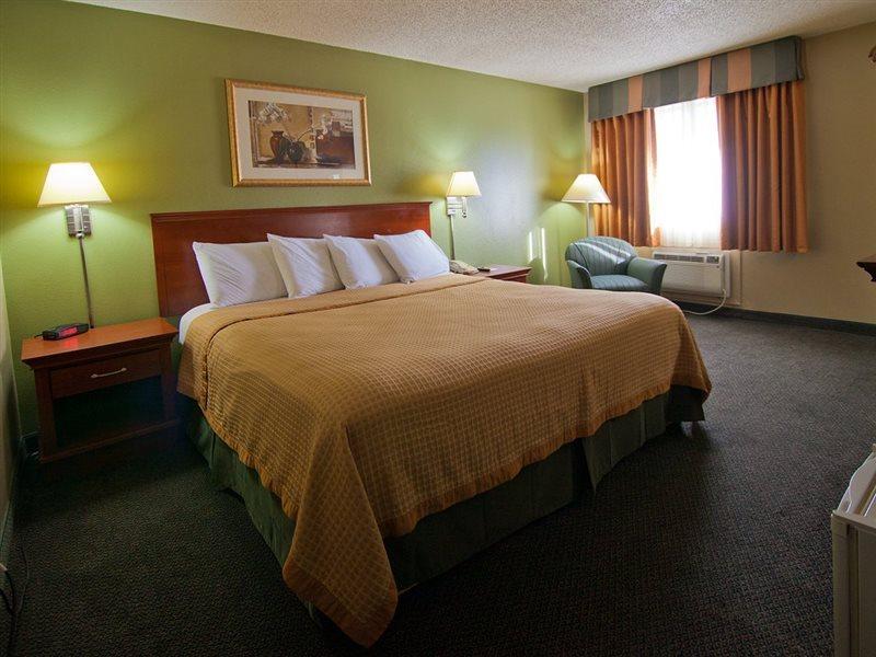 Super 8 By Wyndham Panama City Exterior photo