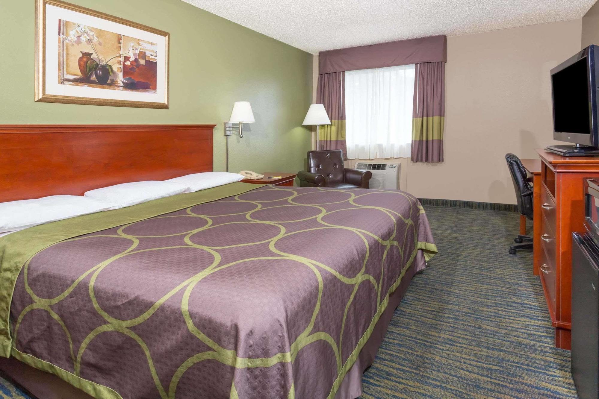 Super 8 By Wyndham Panama City Exterior photo