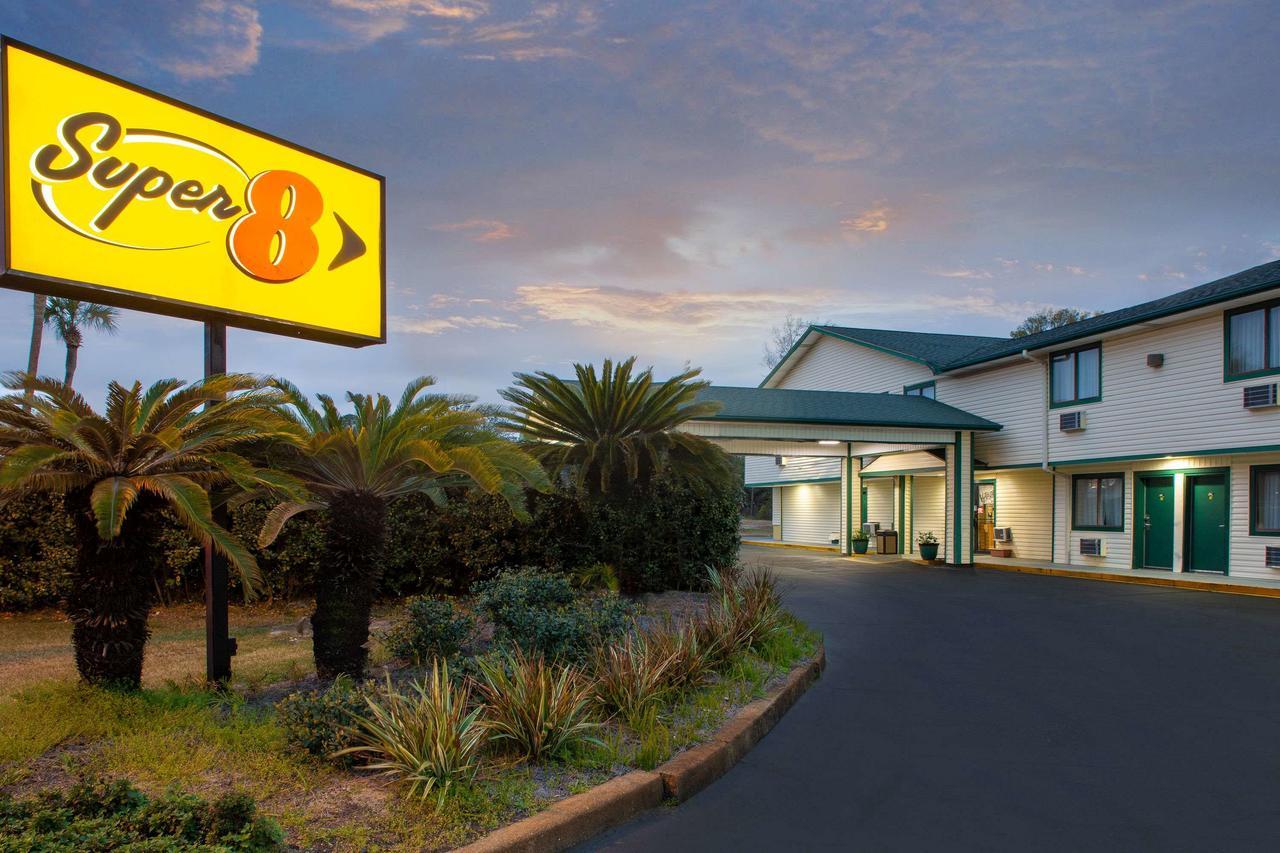 Super 8 By Wyndham Panama City Exterior photo